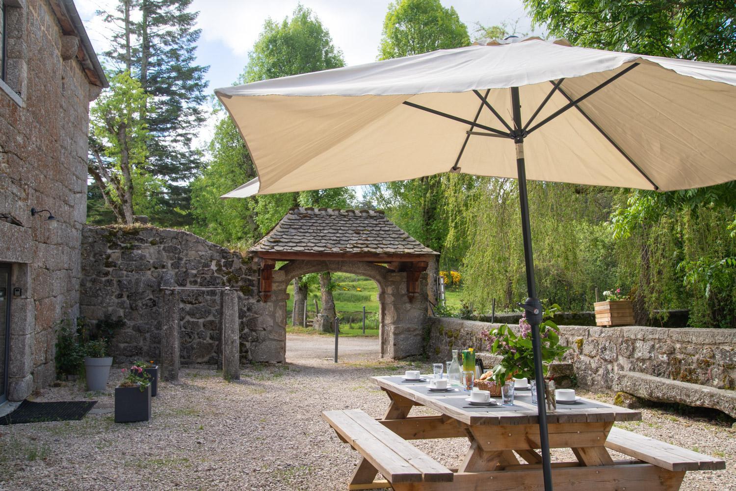 Gite De La Grange - Domaine De Coulagnettes Serverette Экстерьер фото
